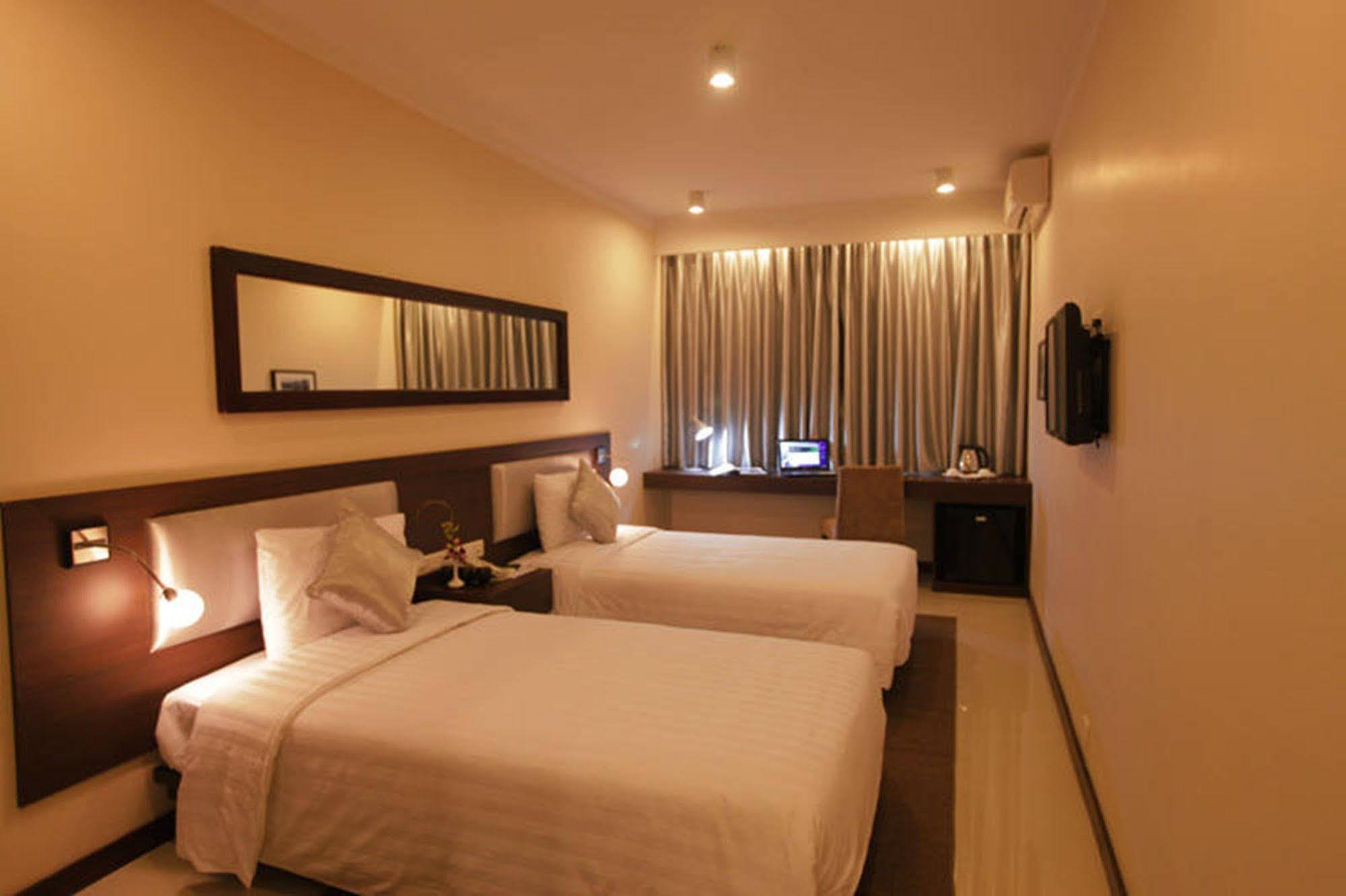 Hong Ha Hotel Hanoi Exterior foto